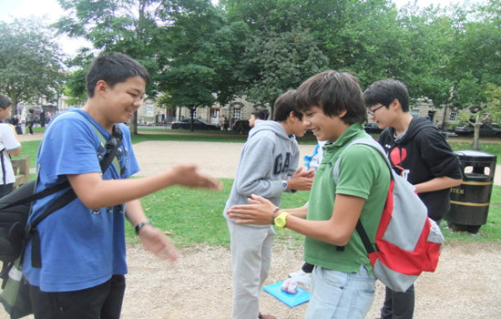 去英国留学如何申请寄宿高中